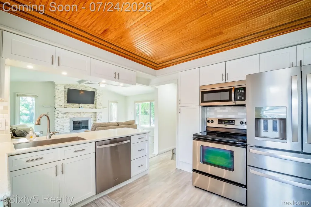 3655 S Longmeadow Road Trenton City MI 48183