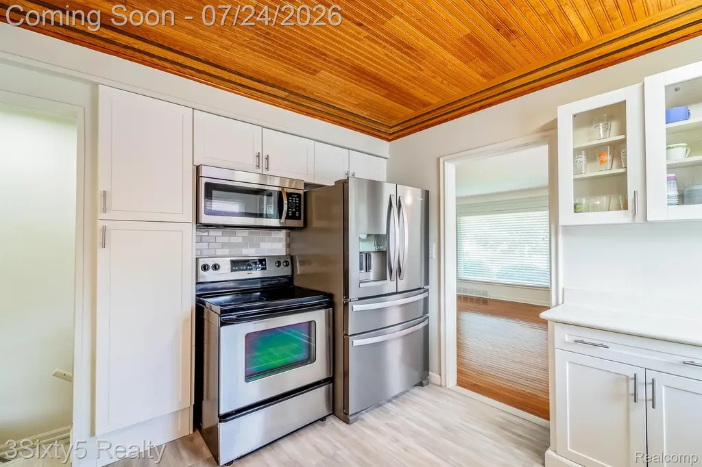 3655 S Longmeadow Road Trenton City MI 48183
