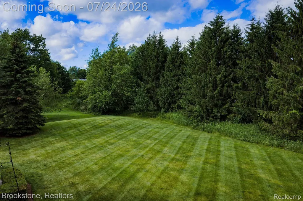 7768 Somerhill Lane Springfield Charter Township MI 48348