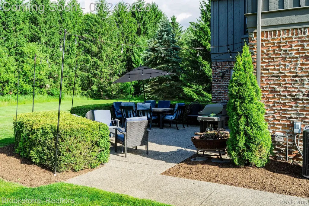 7768 Somerhill Lane Springfield Charter Township MI 48348