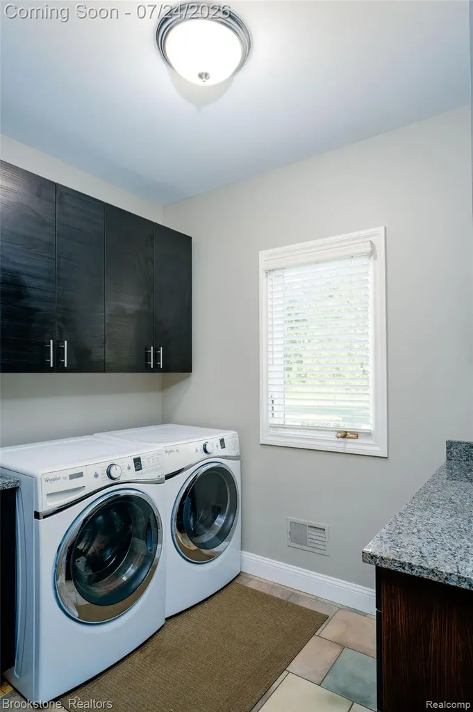 7768 Somerhill Lane Springfield Charter Township MI 48348