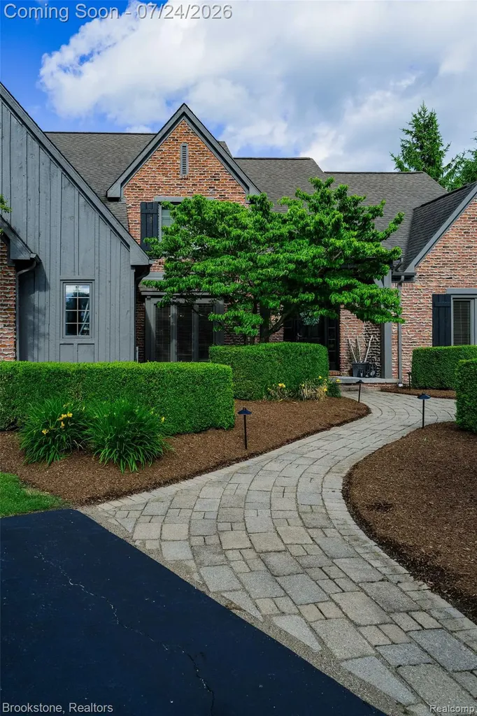 7768 Somerhill Lane Springfield Charter Township MI 48348