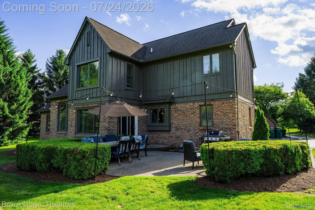 7768 Somerhill Lane Springfield Charter Township MI 48348