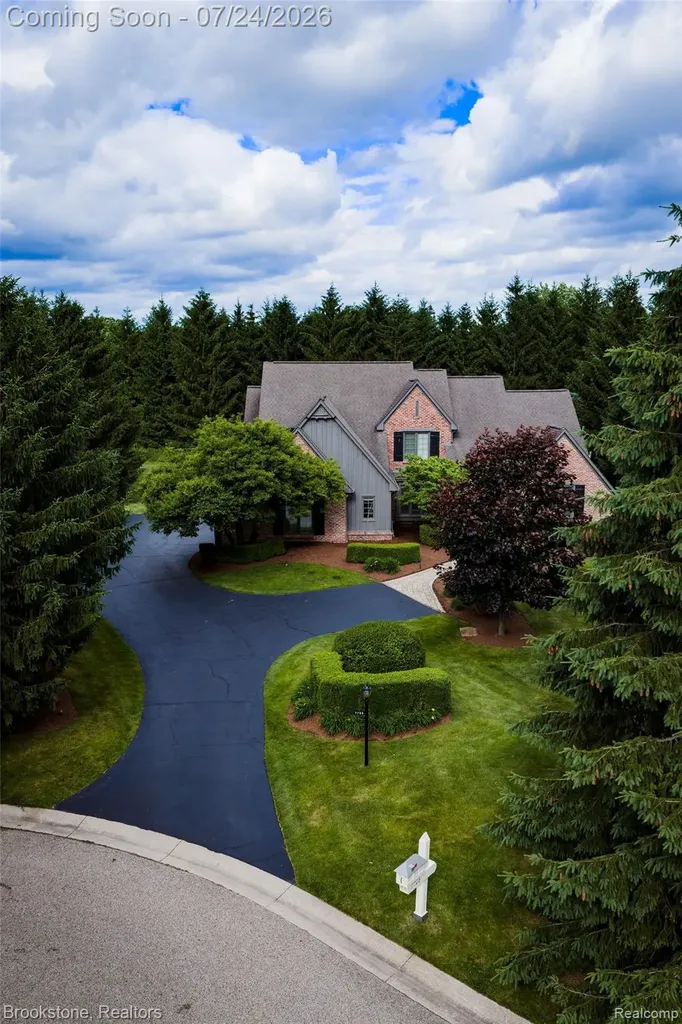 7768 Somerhill Lane Springfield Charter Township MI 48348