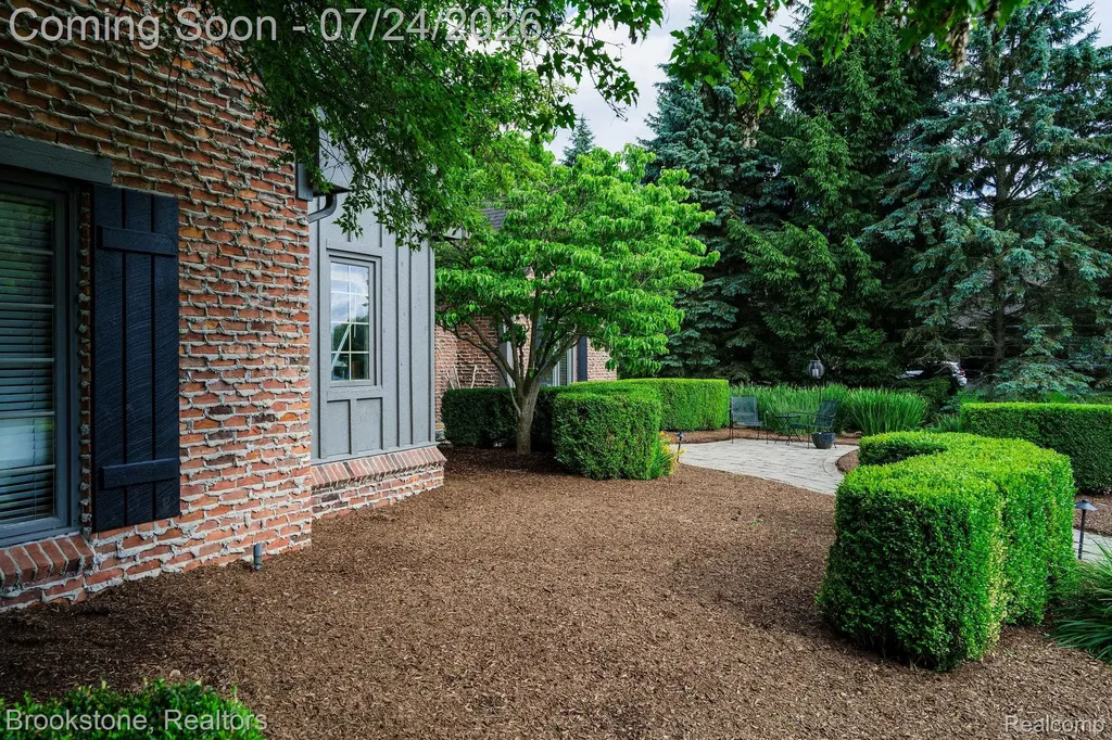 7768 Somerhill Lane Springfield Charter Township MI 48348