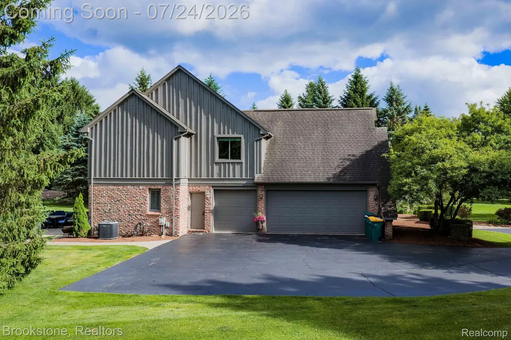 7768 Somerhill Lane Springfield Charter Township MI 48348