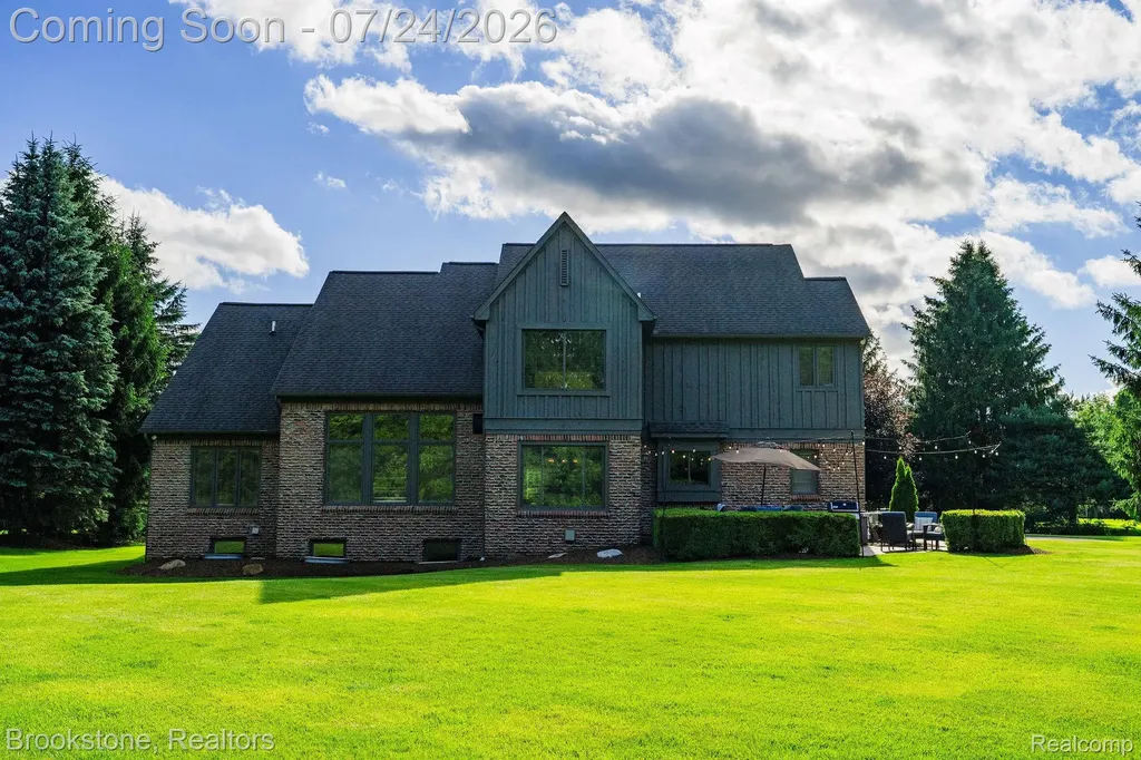 7768 Somerhill Lane Springfield Charter Township MI 48348