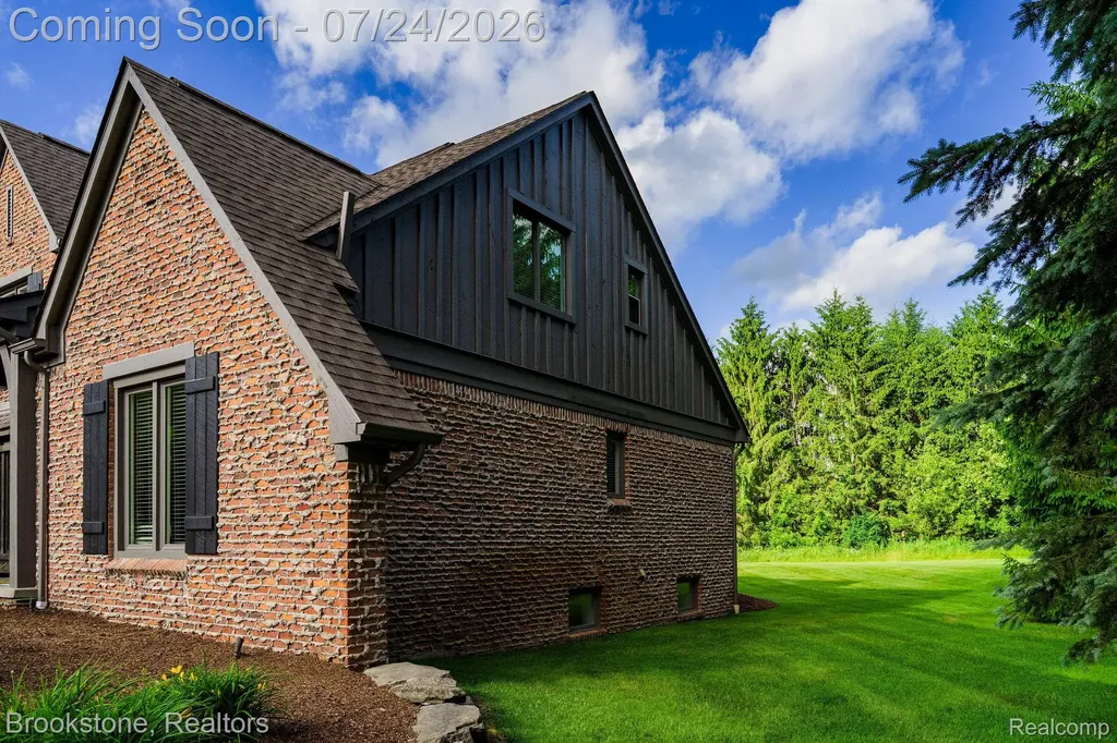 7768 Somerhill Lane Springfield Charter Township MI 48348