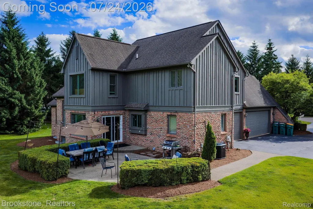 7768 Somerhill Lane Springfield Charter Township MI 48348