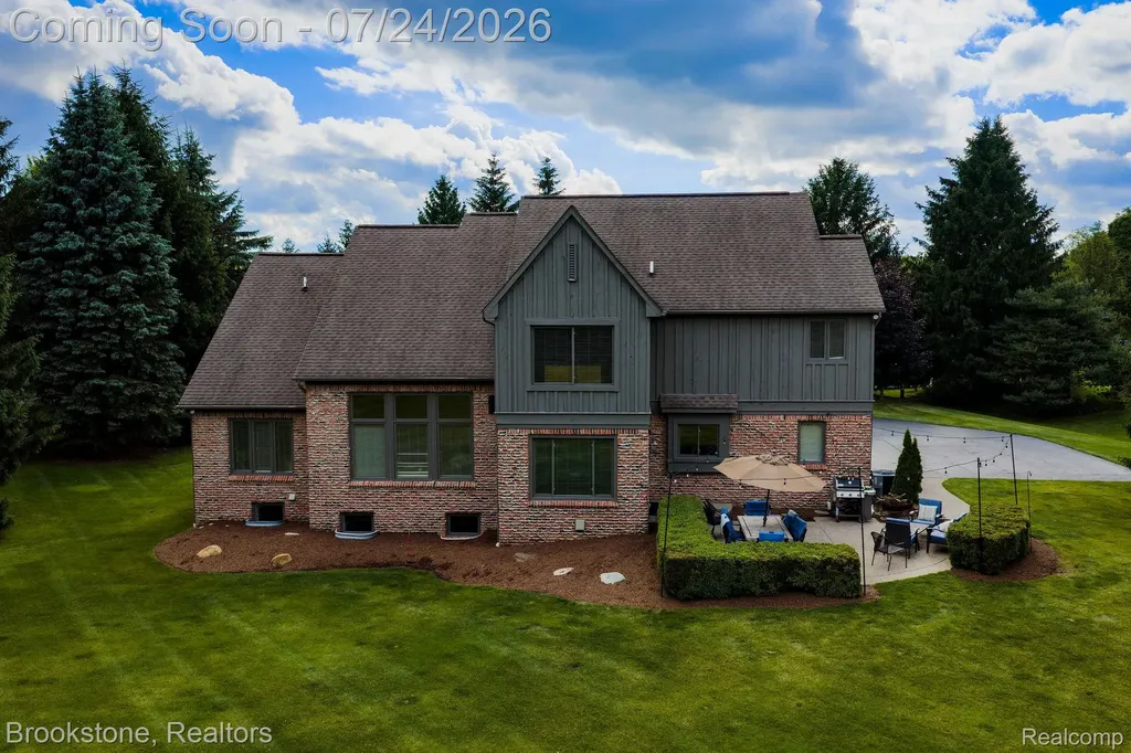 7768 Somerhill Lane Springfield Charter Township MI 48348