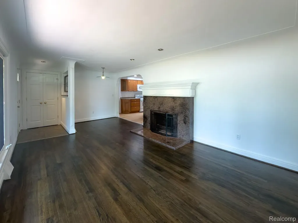 1208 Genella Street Waterford Charter Township MI 48328