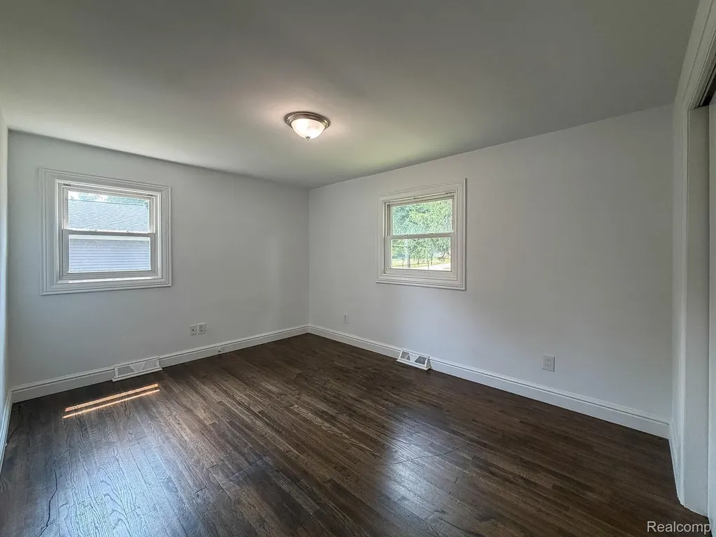 1208 Genella Street Waterford Charter Township MI 48328