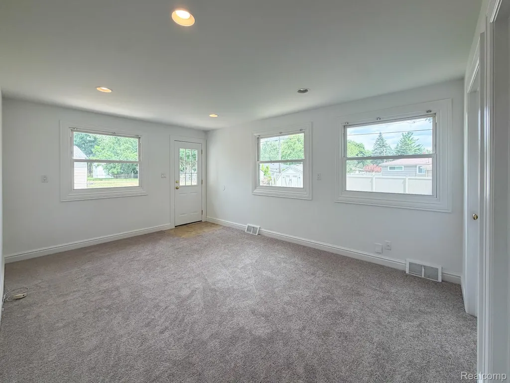 1208 Genella Street Waterford Charter Township MI 48328