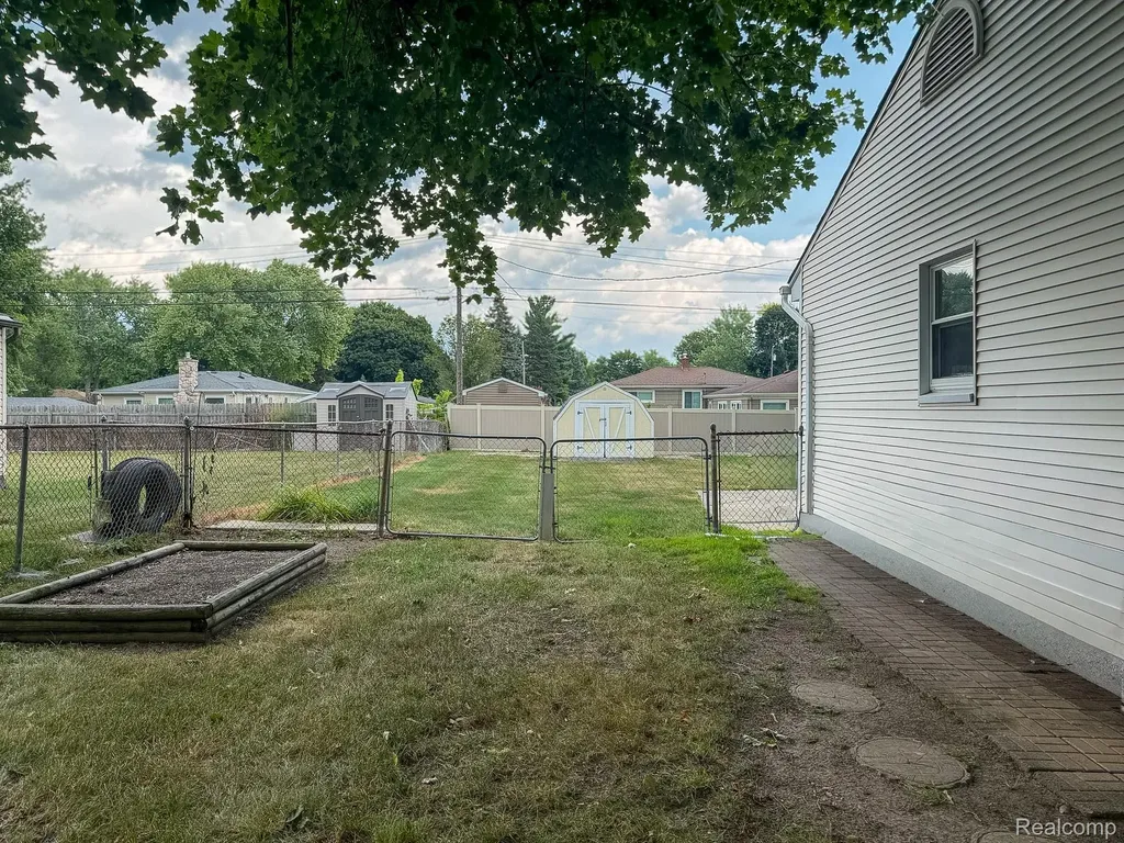 1208 Genella Street Waterford Charter Township MI 48328