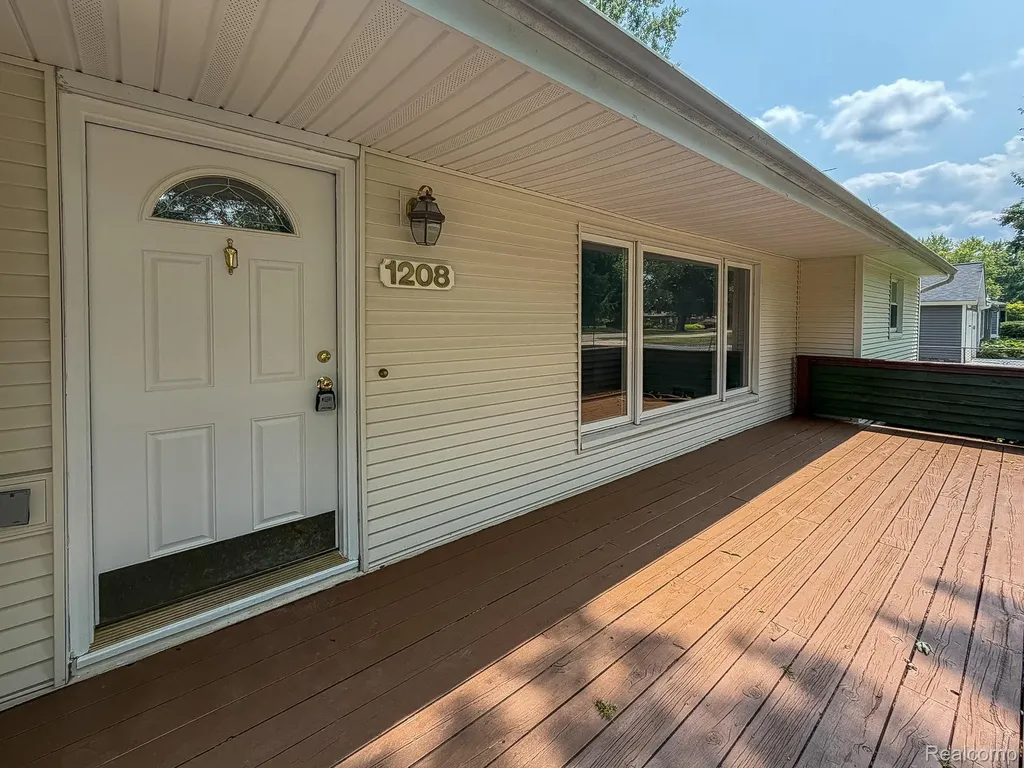1208 Genella Street Waterford Charter Township MI 48328