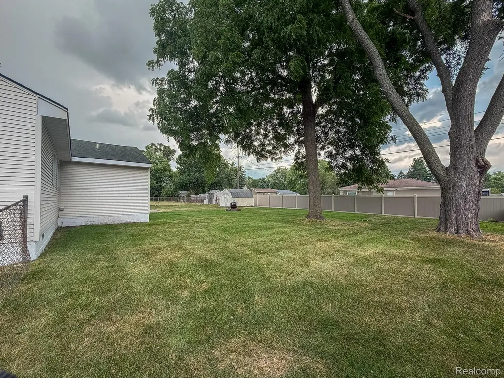 1208 Genella Street Waterford Charter Township MI 48328