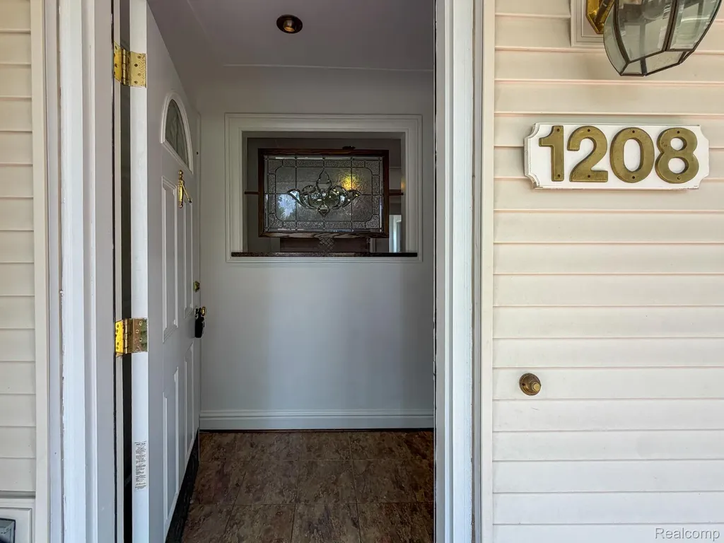 1208 Genella Street Waterford Charter Township MI 48328