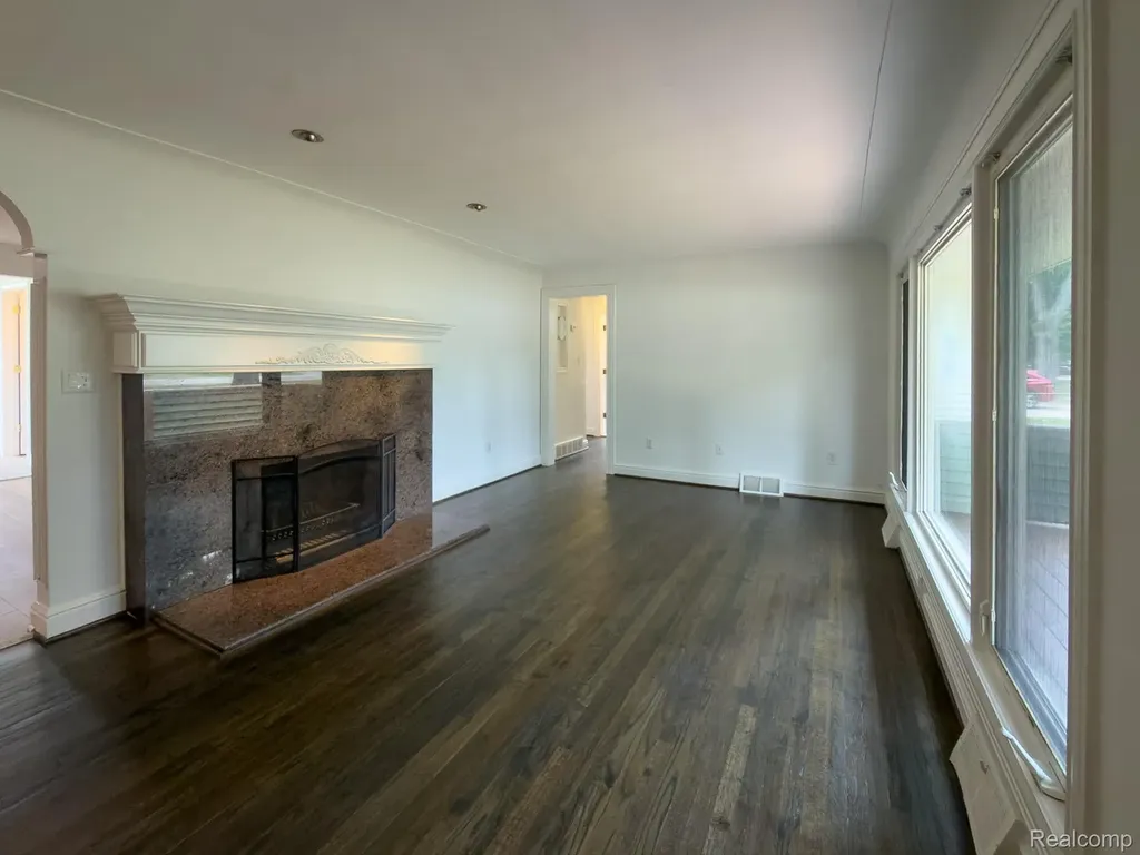 1208 Genella Street Waterford Charter Township MI 48328