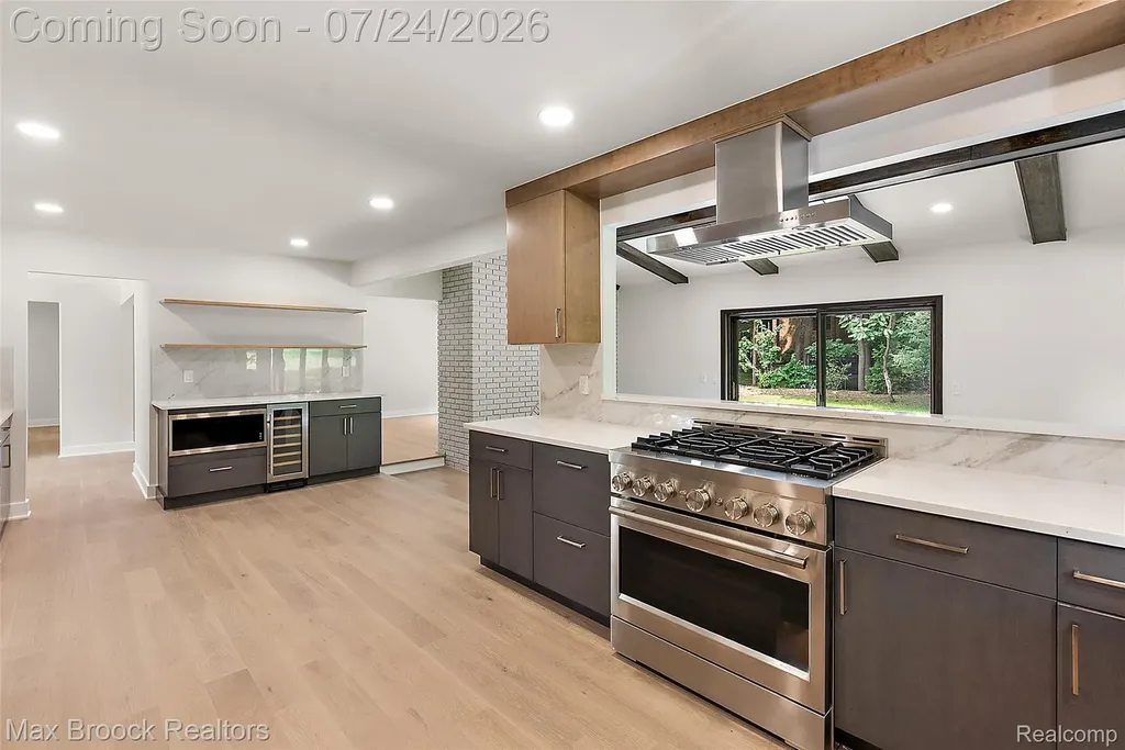 5218 Cherokee Court Troy City MI 48098