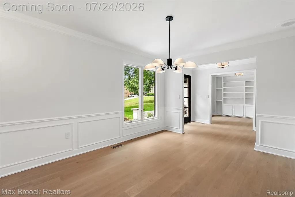 5218 Cherokee Court Troy City MI 48098