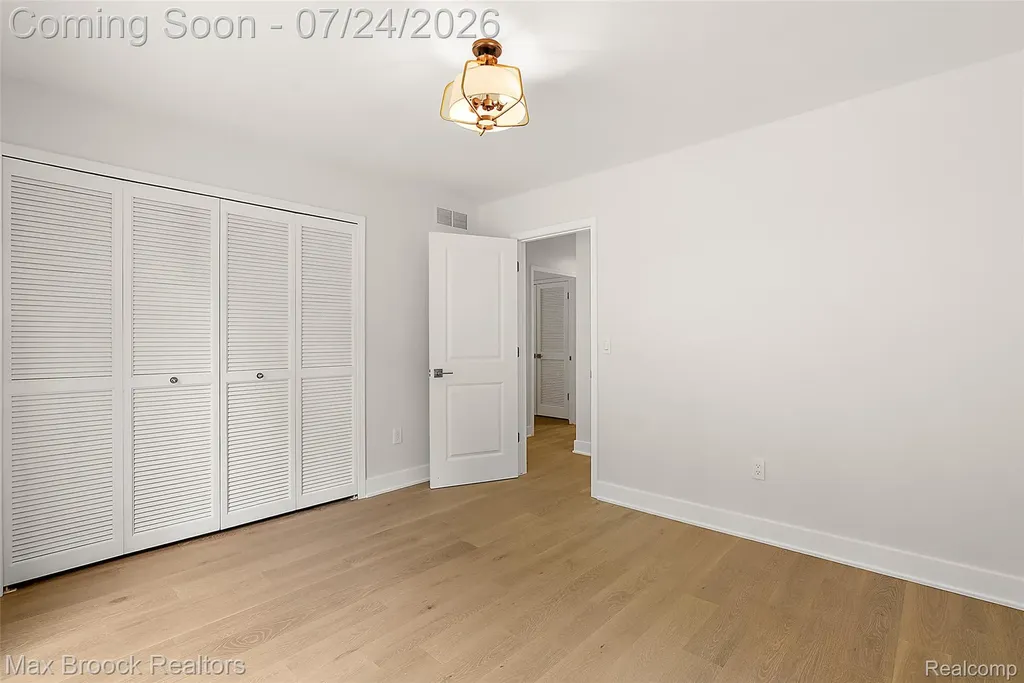 5218 Cherokee Court Troy City MI 48098