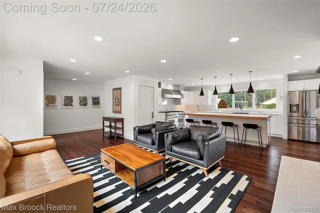 5553 Commerce Road West Bloomfield Charter Township MI 48324