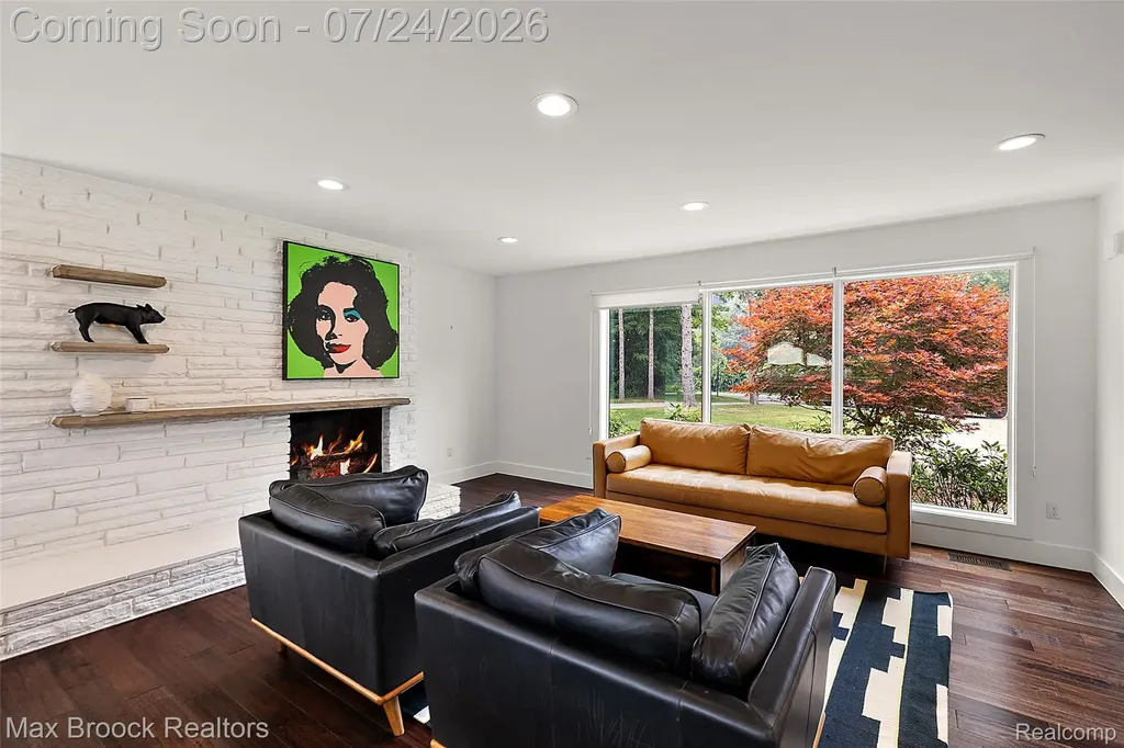 5553 Commerce Road West Bloomfield Charter Township MI 48324