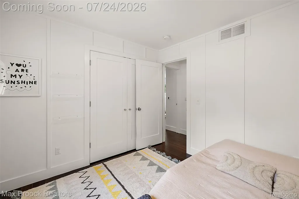 5553 Commerce Road West Bloomfield Charter Township MI 48324