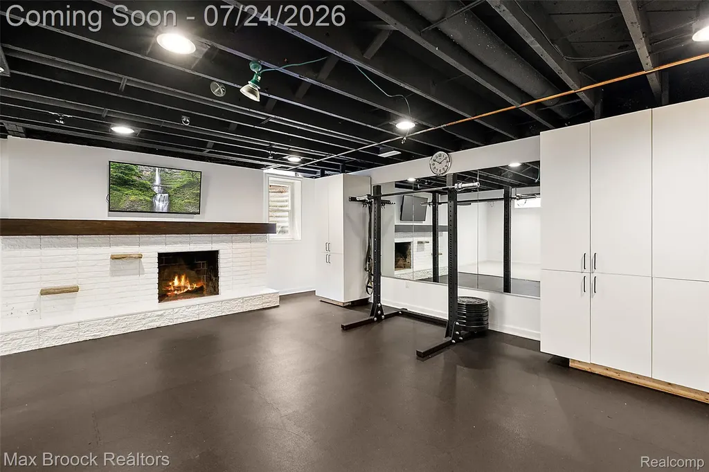 5553 Commerce Road West Bloomfield Charter Township MI 48324