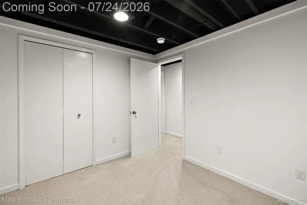 5553 Commerce Road West Bloomfield Charter Township MI 48324