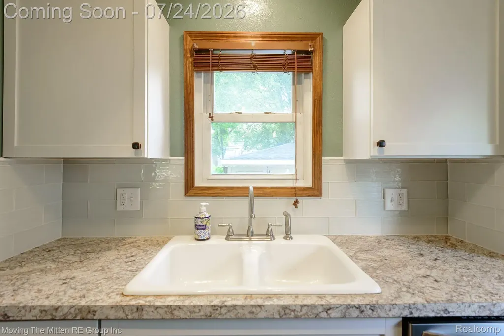 2037 Vivian Road Frenchtown Township MI 48162