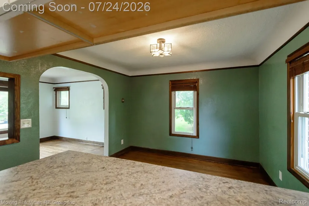 2037 Vivian Road Frenchtown Township MI 48162
