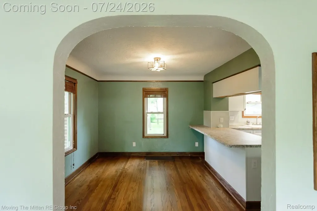 2037 Vivian Road Frenchtown Township MI 48162