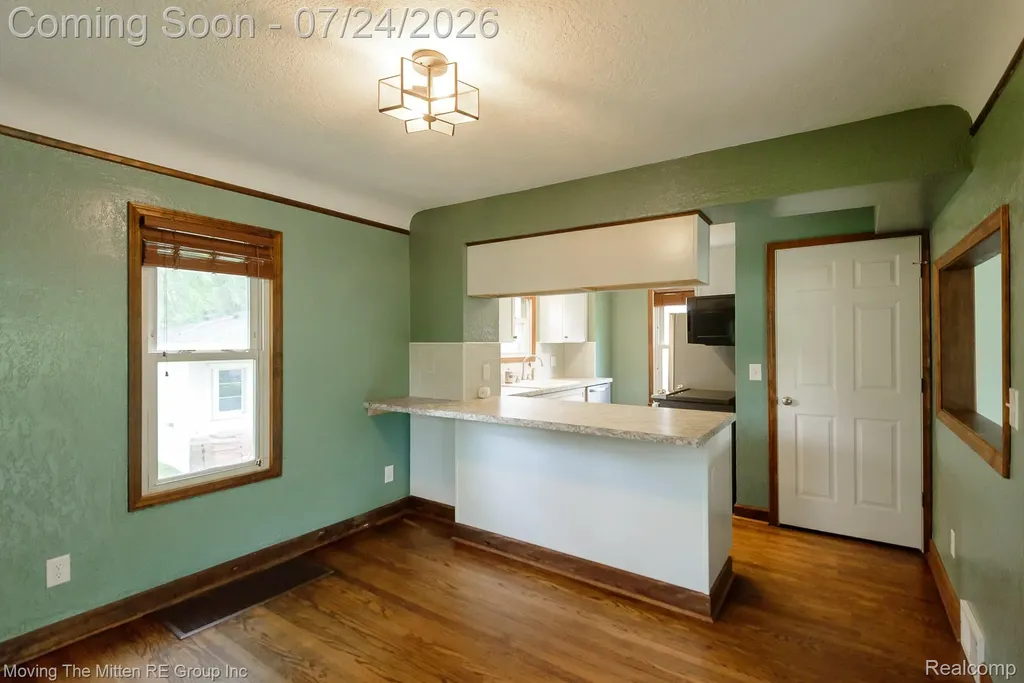 2037 Vivian Road Frenchtown Township MI 48162