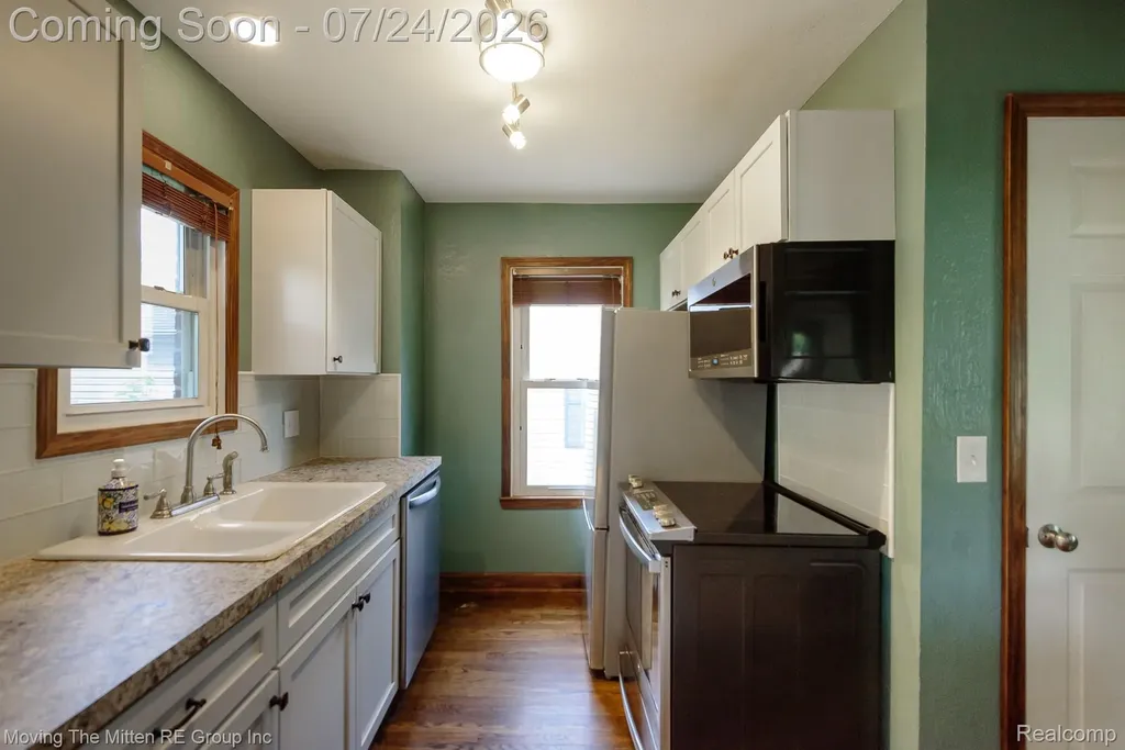 2037 Vivian Road Frenchtown Township MI 48162