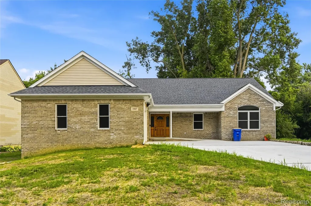 3907 Pontiac Lake Road Waterford Charter Township MI 48328