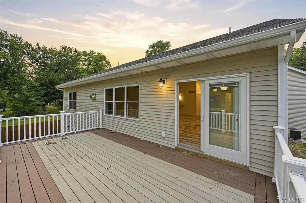 3907 Pontiac Lake Road Waterford Charter Township MI 48328