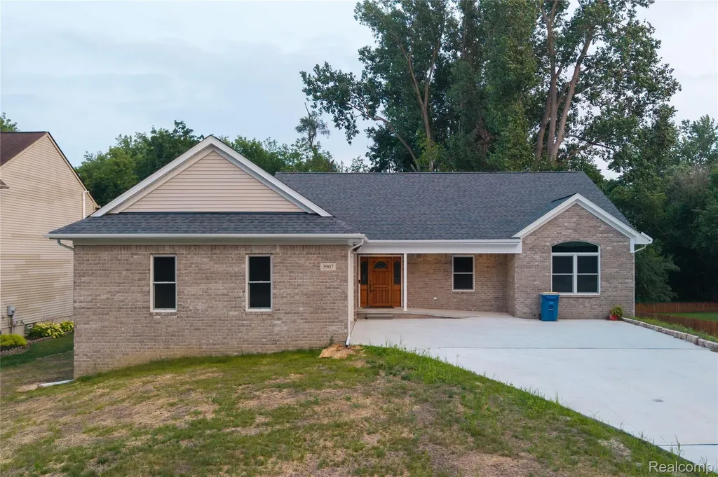 3907 Pontiac Lake Road Waterford Charter Township MI 48328