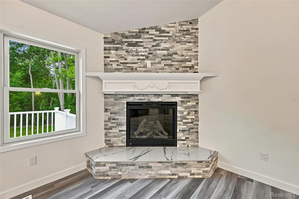 3907 Pontiac Lake Road Waterford Charter Township MI 48328