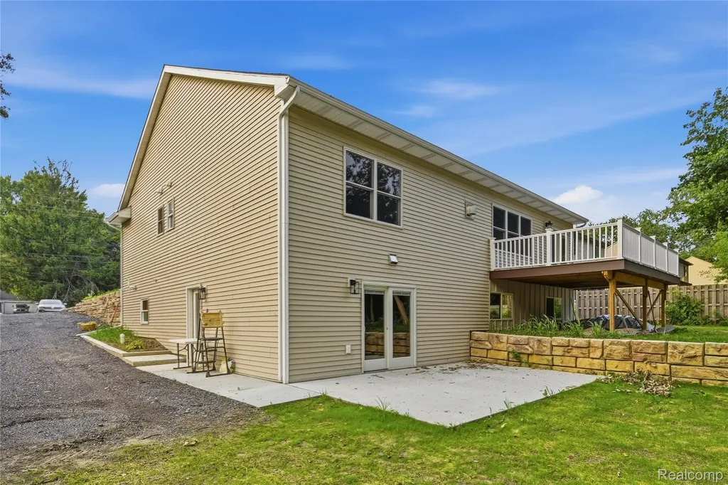 3907 Pontiac Lake Road Waterford Charter Township MI 48328