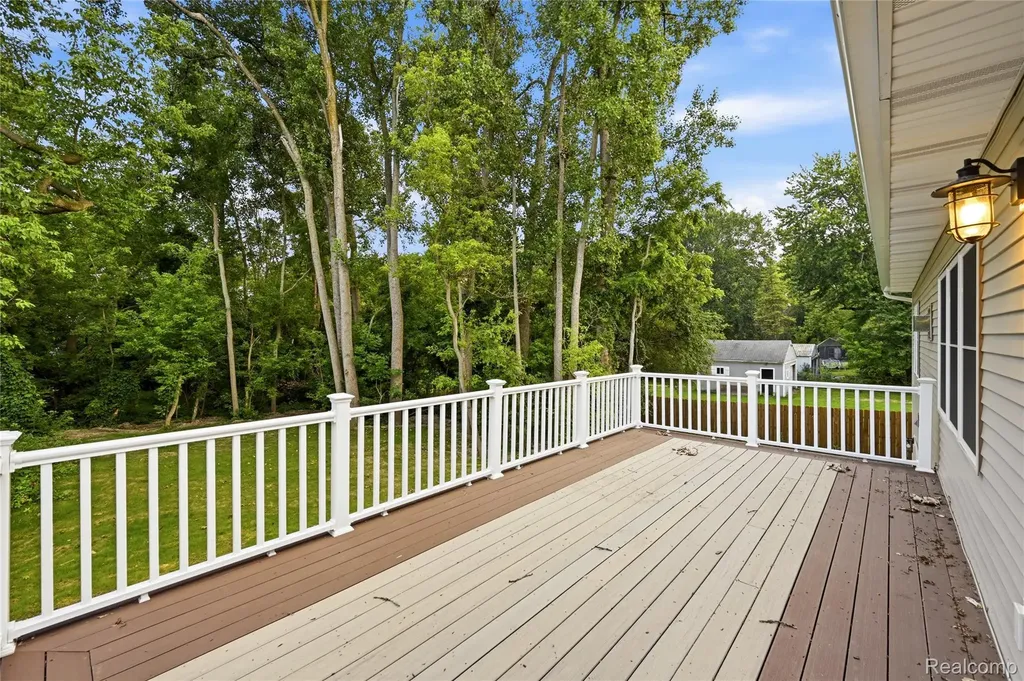 3907 Pontiac Lake Road Waterford Charter Township MI 48328