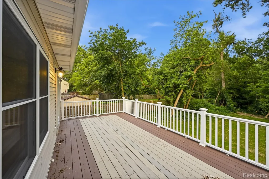 3907 Pontiac Lake Road Waterford Charter Township MI 48328
