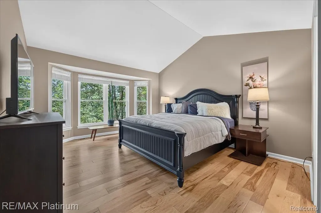 1698 Treyborne Circle Commerce Charter Township MI 48390