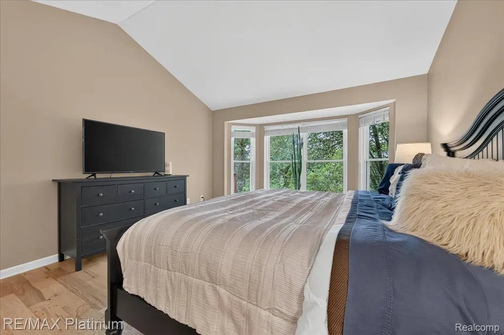 1698 Treyborne Circle Commerce Charter Township MI 48390