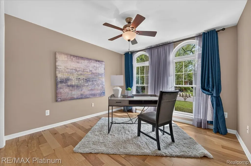 1698 Treyborne Circle Commerce Charter Township MI 48390