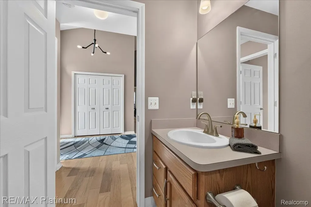 1698 Treyborne Circle Commerce Charter Township MI 48390