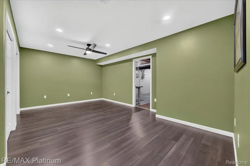 1698 Treyborne Circle Commerce Charter Township MI 48390