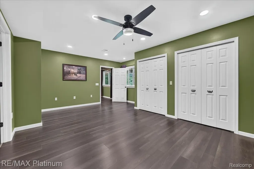 1698 Treyborne Circle Commerce Charter Township MI 48390