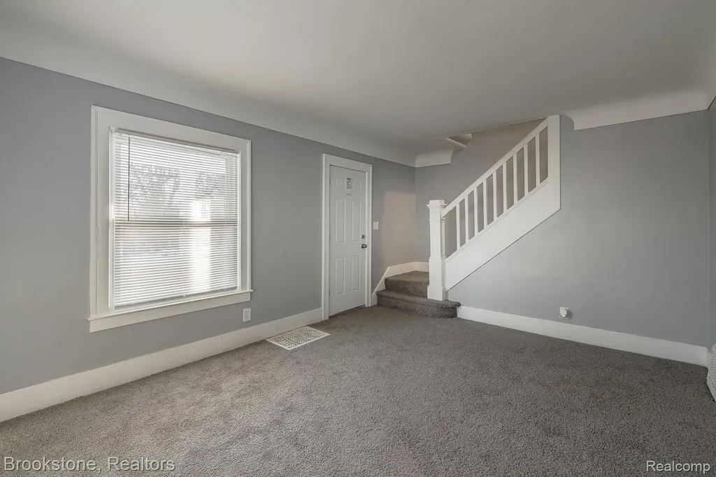 54 Hudson Avenue Pontiac City MI 48342