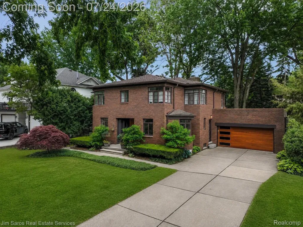 757 Middlesex Road Grosse Pointe Park City MI 48230